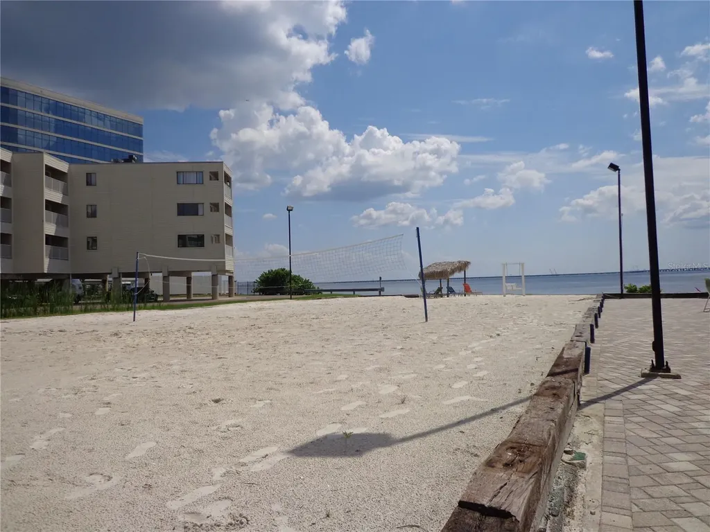 2506 N Rocky Point Drive Tampa FL 33607