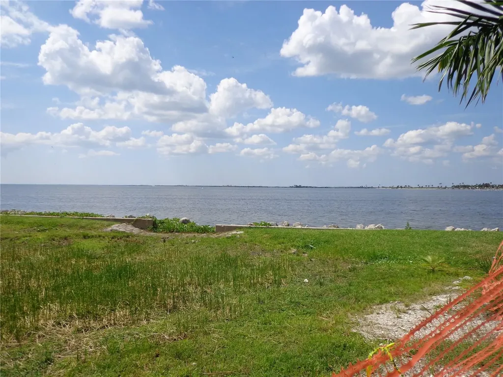 2506 N Rocky Point Drive Tampa FL 33607