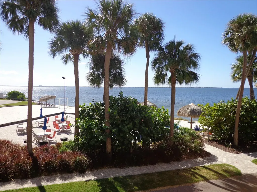 2506 N Rocky Point Drive Tampa FL 33607