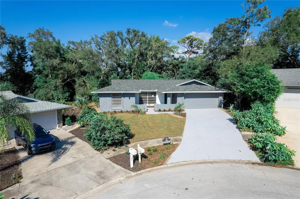 1395 Burnt Oak Street Tarpon Springs FL 34689