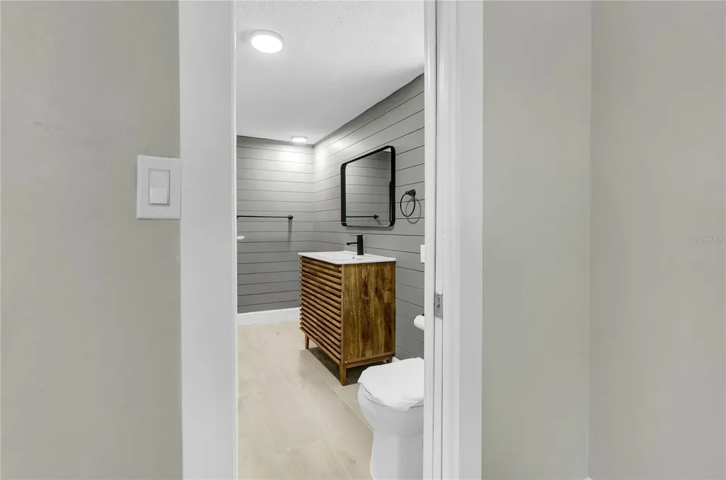 1395 Burnt Oak Street Tarpon Springs FL 34689