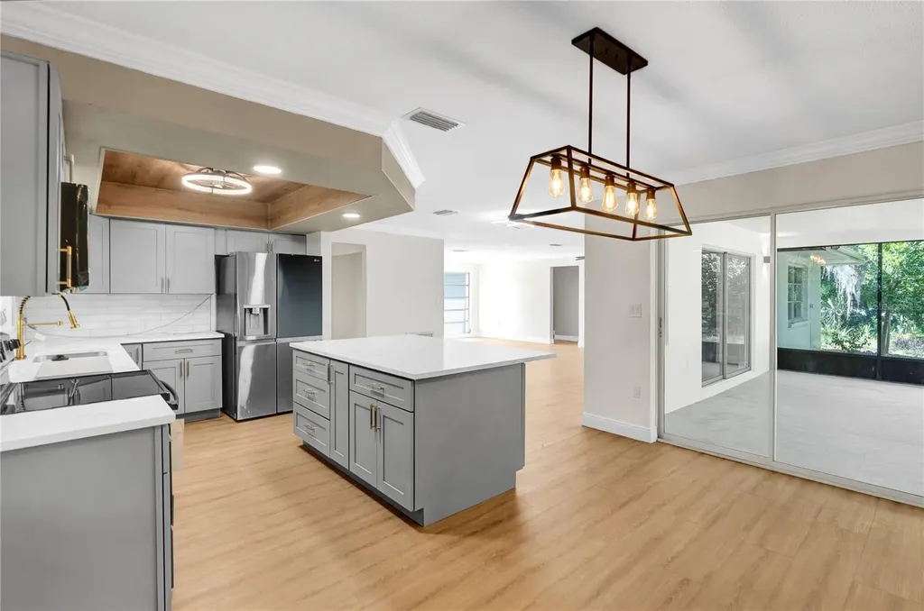 1395 Burnt Oak Street Tarpon Springs FL 34689