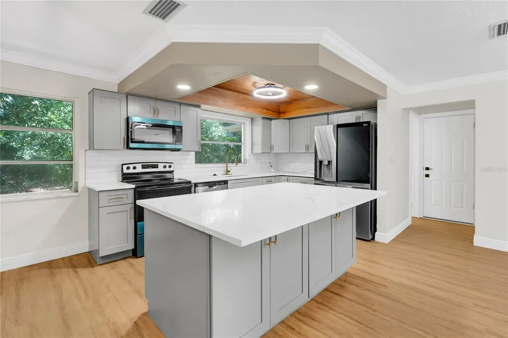 1395 Burnt Oak Street Tarpon Springs FL 34689