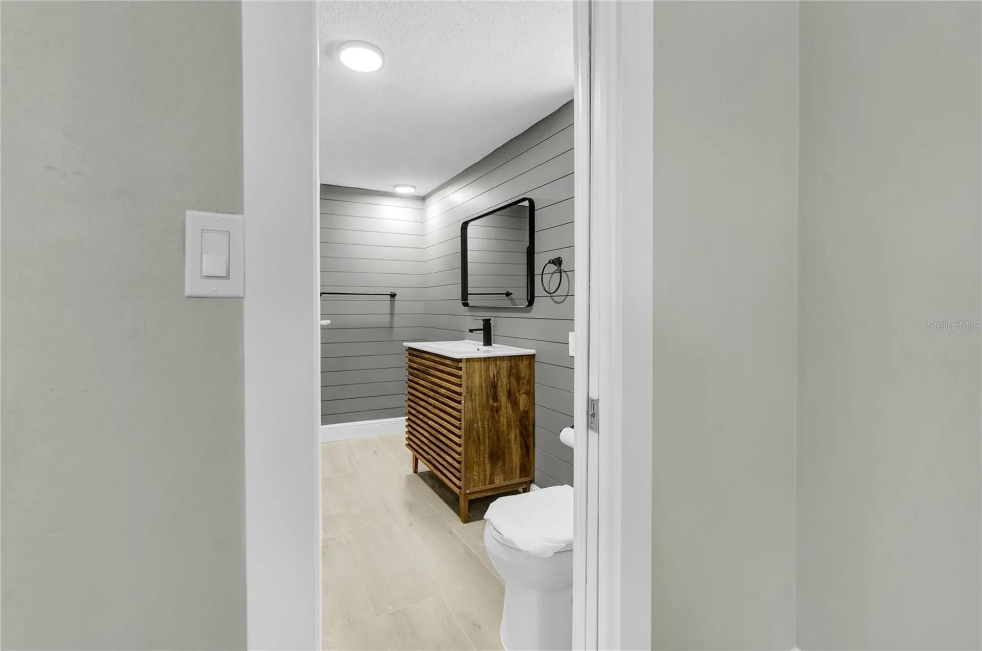 1395 Burnt Oak Street Tarpon Springs FL 34689
