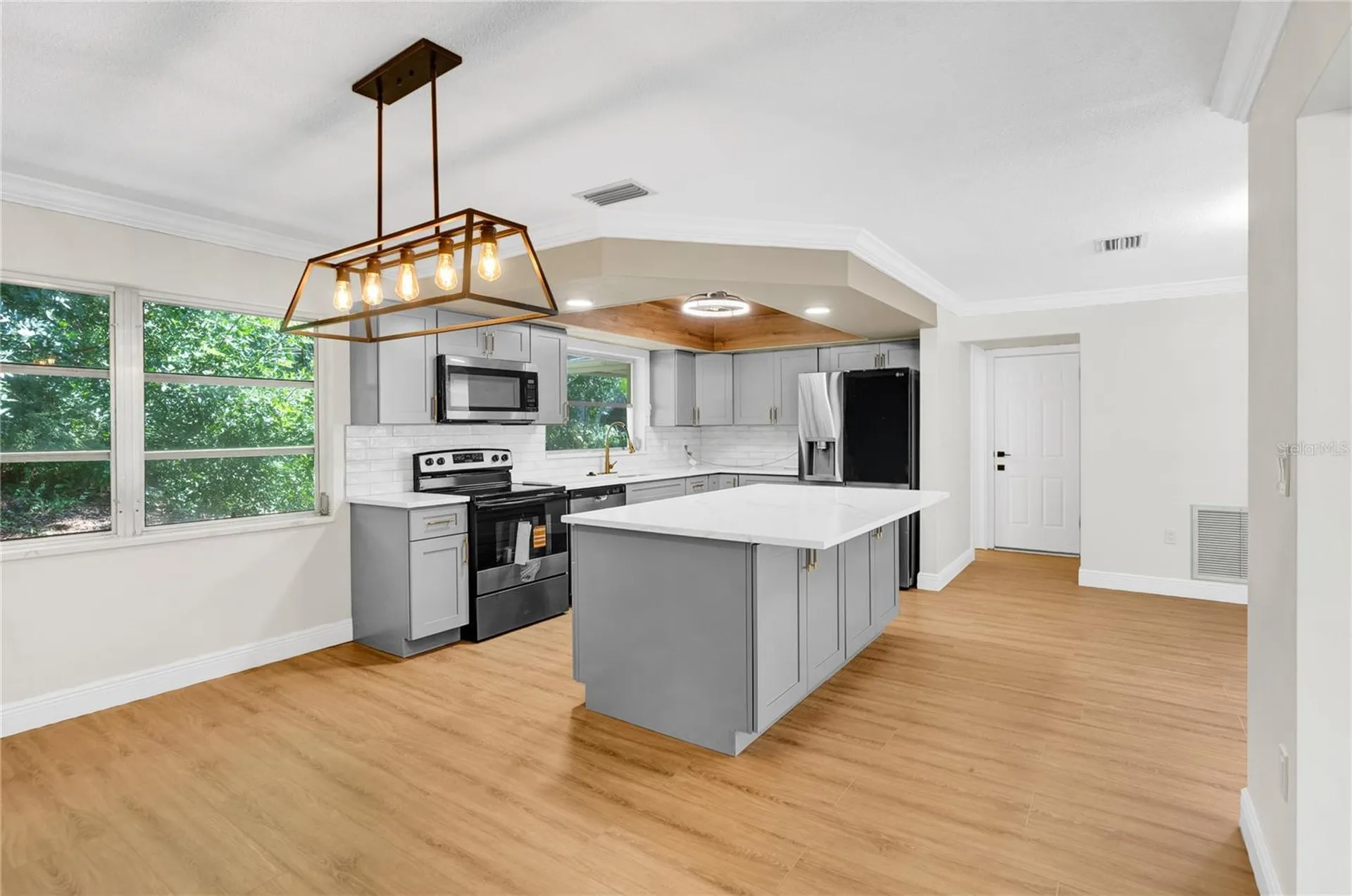 1395 Burnt Oak Street Tarpon Springs FL 34689