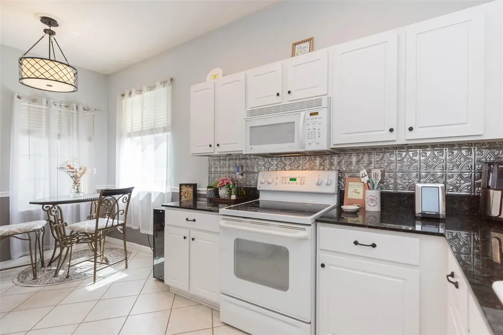 18102 Nassau Point Drive Tampa FL 33647