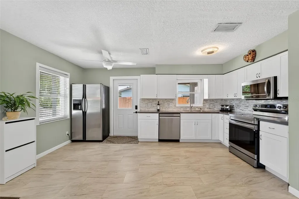 6550 S West Shore Circle Tampa FL 33616