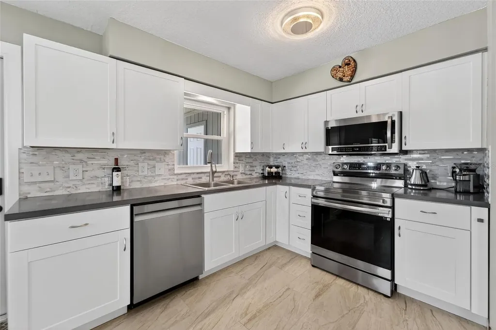 6550 S West Shore Circle Tampa FL 33616