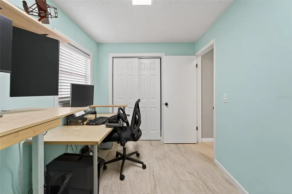 6550 S West Shore Circle Tampa FL 33616
