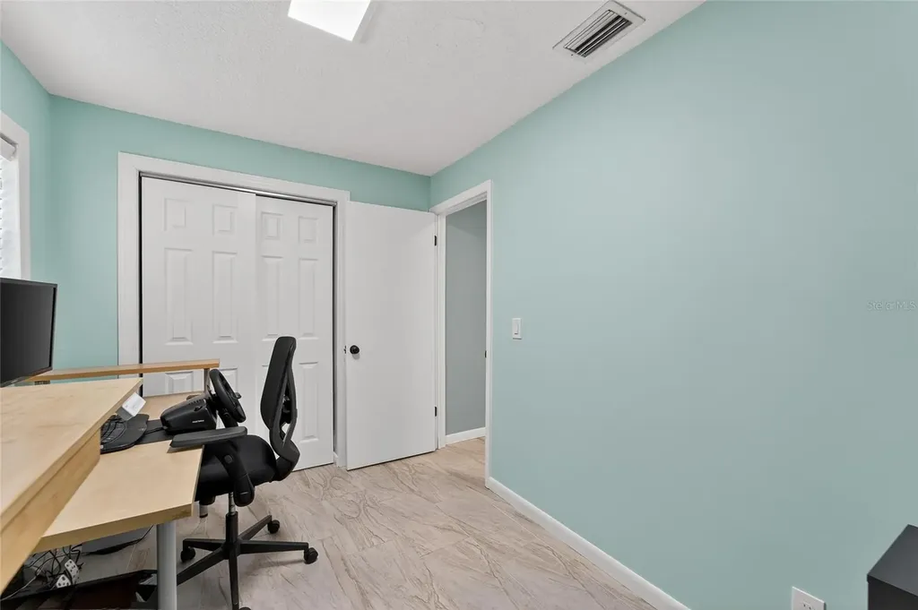 6550 S West Shore Circle Tampa FL 33616