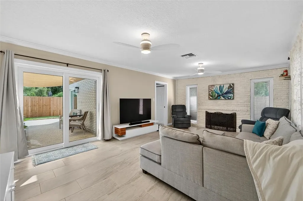 6550 S West Shore Circle Tampa FL 33616