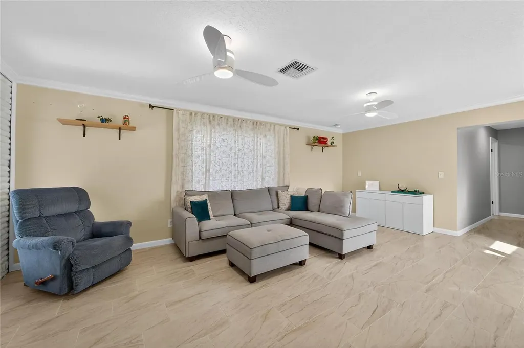 6550 S West Shore Circle Tampa FL 33616
