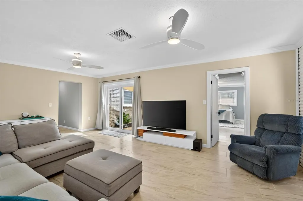 6550 S West Shore Circle Tampa FL 33616