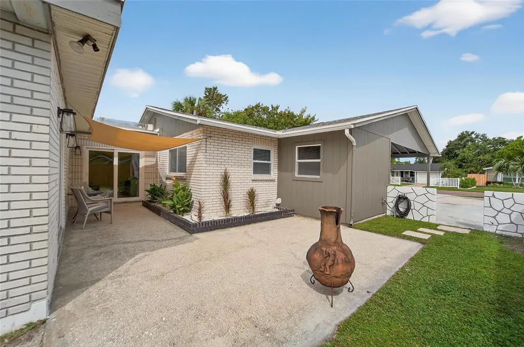 6550 S West Shore Circle Tampa FL 33616
