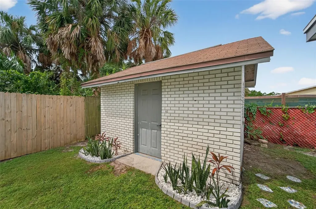 6550 S West Shore Circle Tampa FL 33616