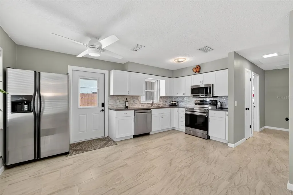 6550 S West Shore Circle Tampa FL 33616