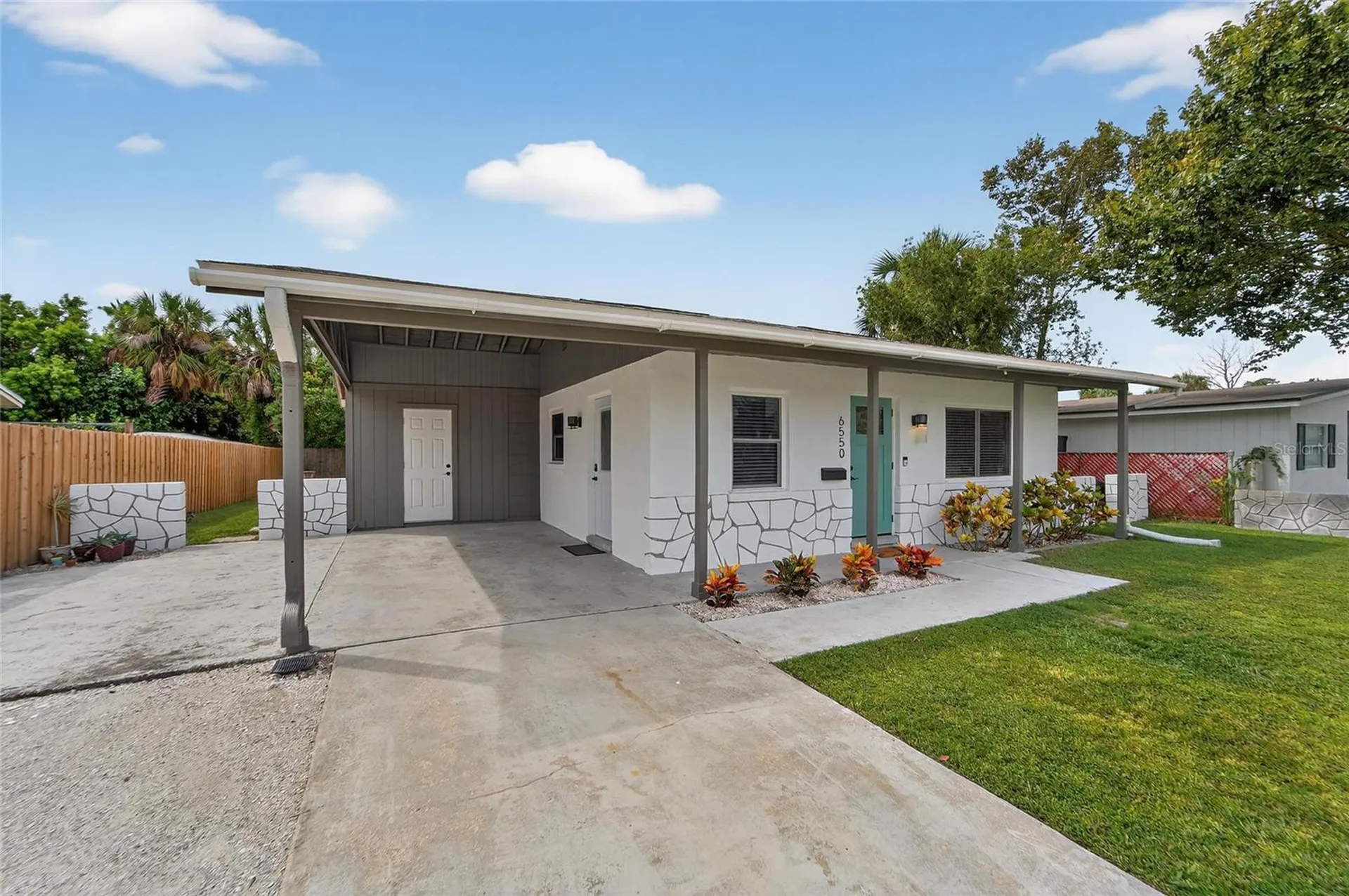 6550 S West Shore Circle Tampa FL 33616