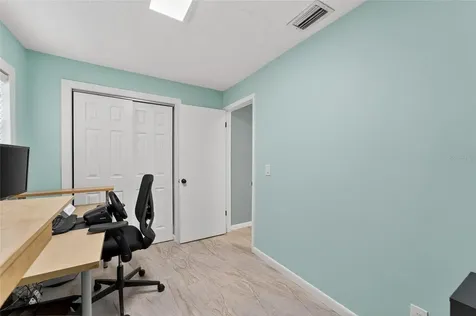 6550 S West Shore Circle Tampa FL 33616