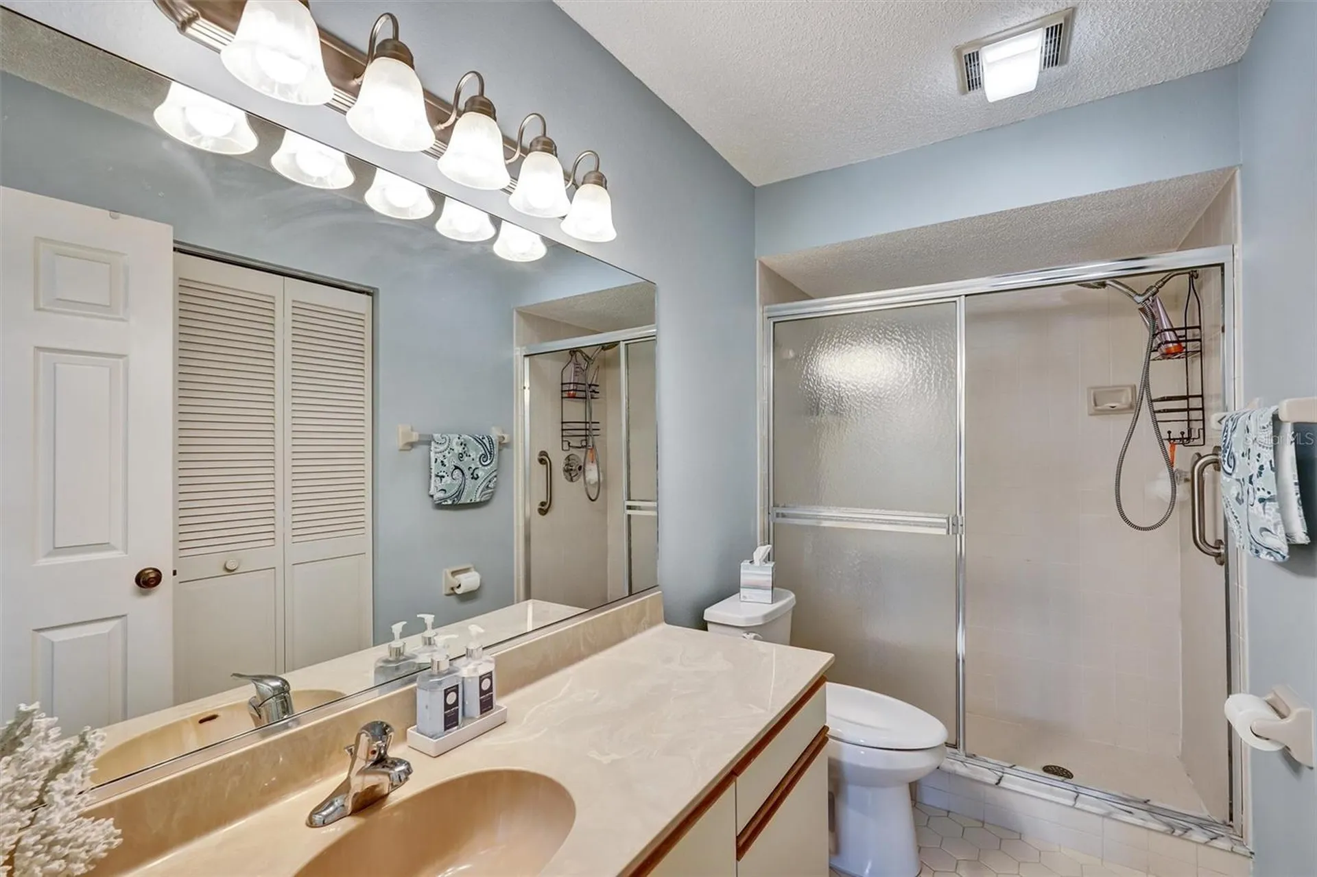 6221 Timber Lake Drive Sarasota FL 34243