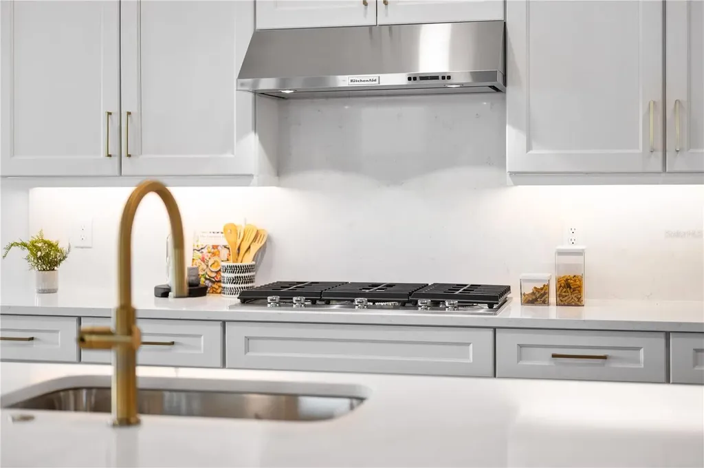 5856 Freestone Circle Apollo Beach FL 33572