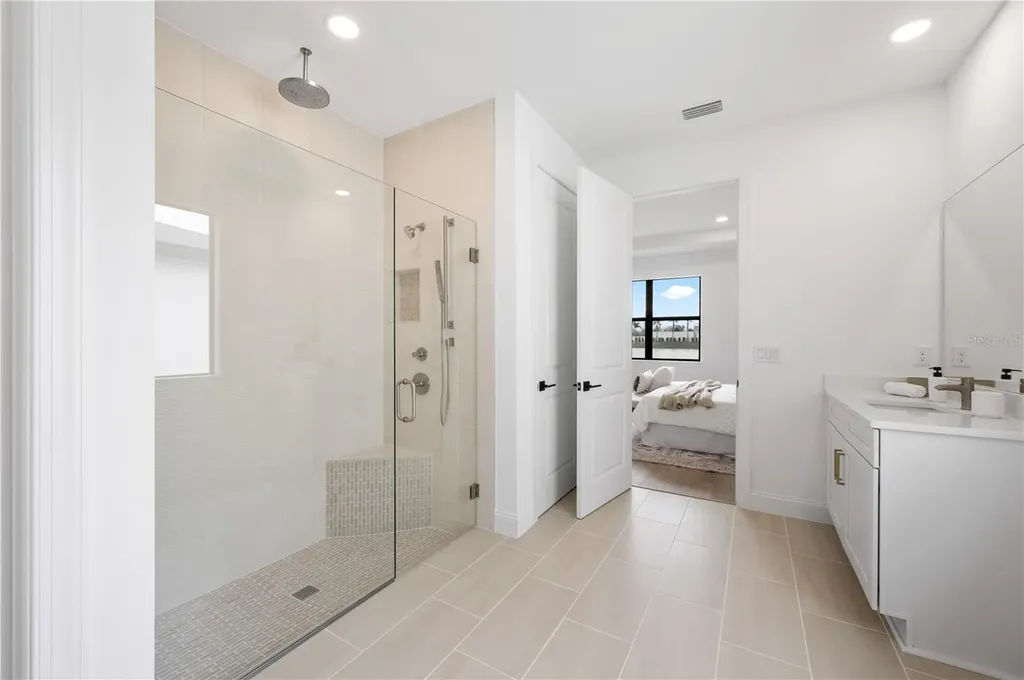 5856 Freestone Circle Apollo Beach FL 33572