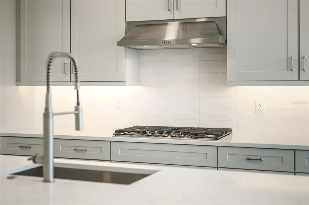 5830 Freestone Circle Apollo Beach FL 33572