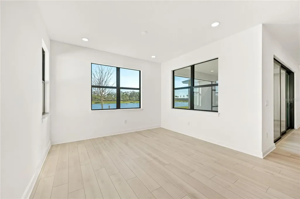 5830 Freestone Circle Apollo Beach FL 33572