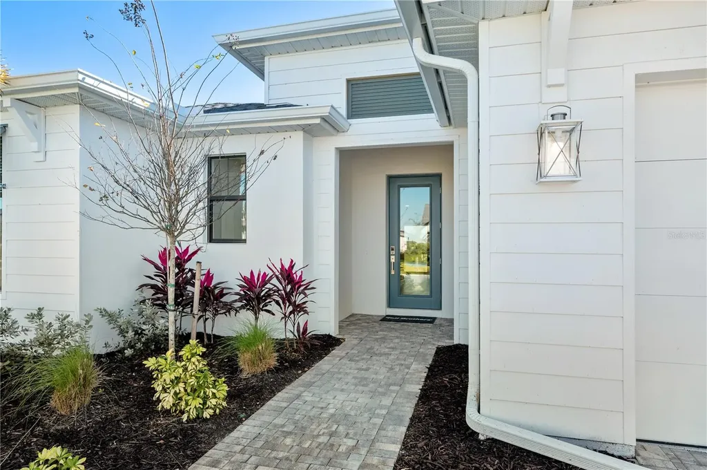 5830 Freestone Circle Apollo Beach FL 33572