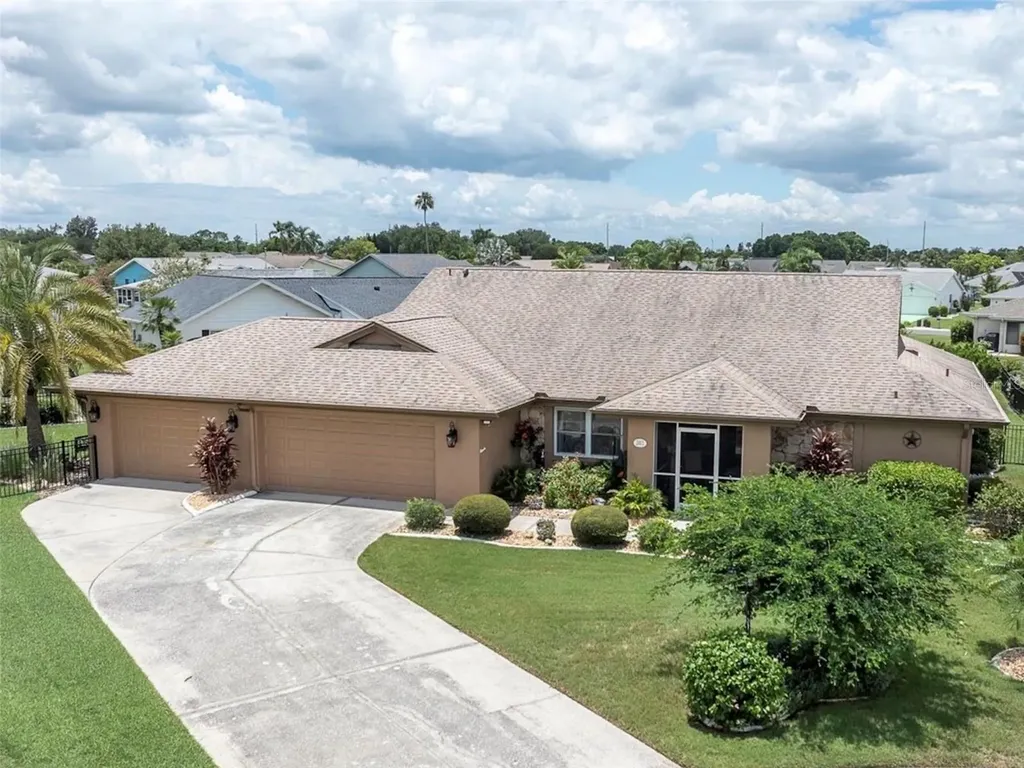 301 Thorn Hill Place Sun City Center FL 33573