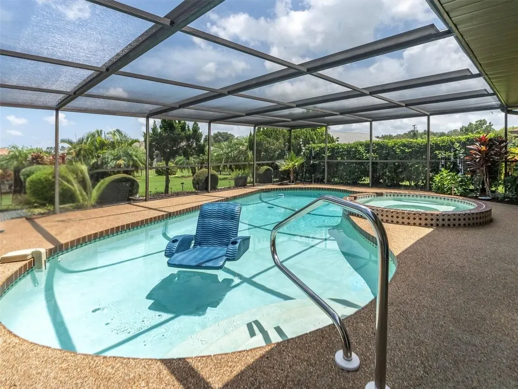 301 Thorn Hill Place Sun City Center FL 33573