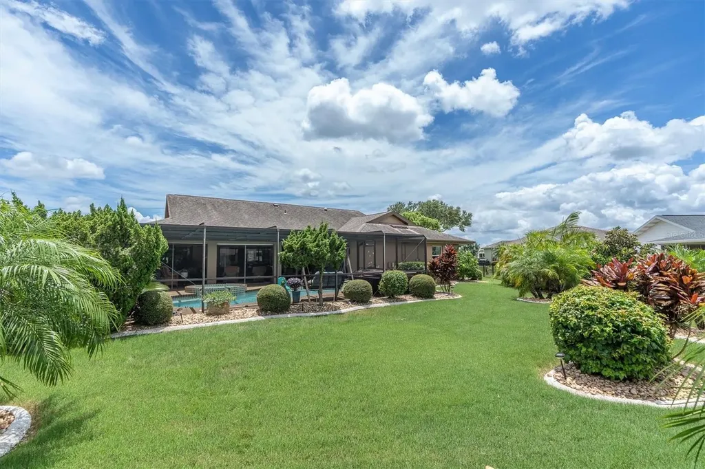 301 Thorn Hill Place Sun City Center FL 33573