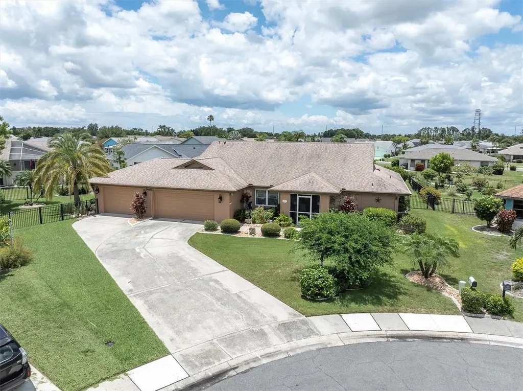 301 Thorn Hill Place Sun City Center FL 33573