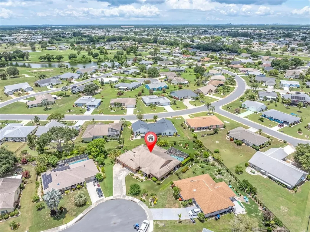 301 Thorn Hill Place Sun City Center FL 33573