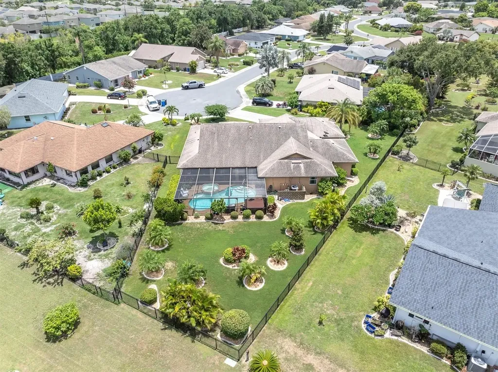 301 Thorn Hill Place Sun City Center FL 33573