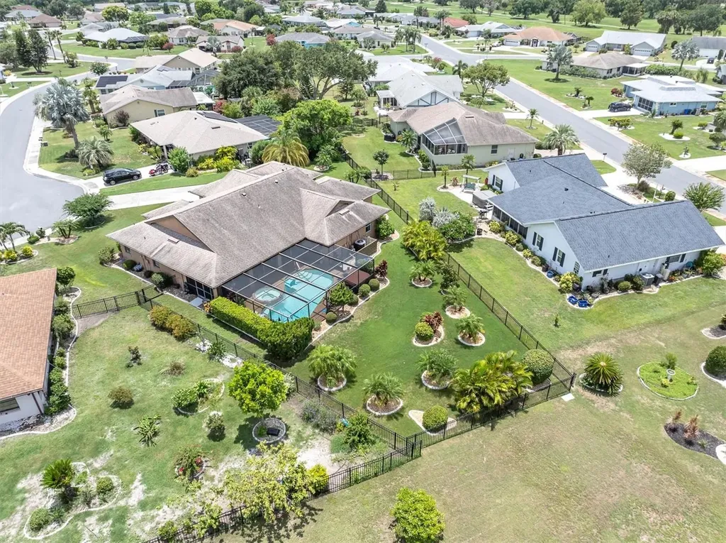 301 Thorn Hill Place Sun City Center FL 33573