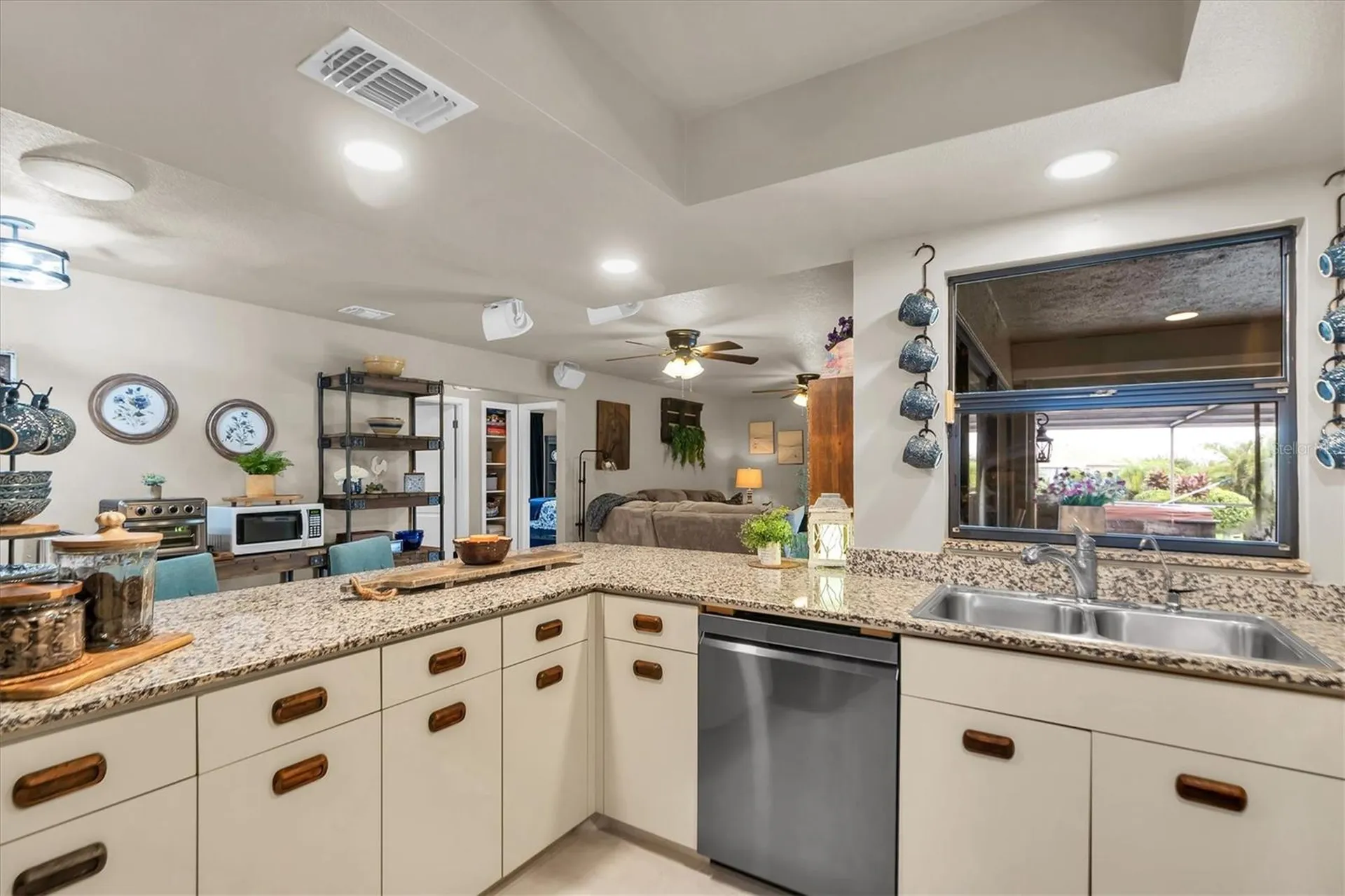 301 Thorn Hill Place Sun City Center FL 33573