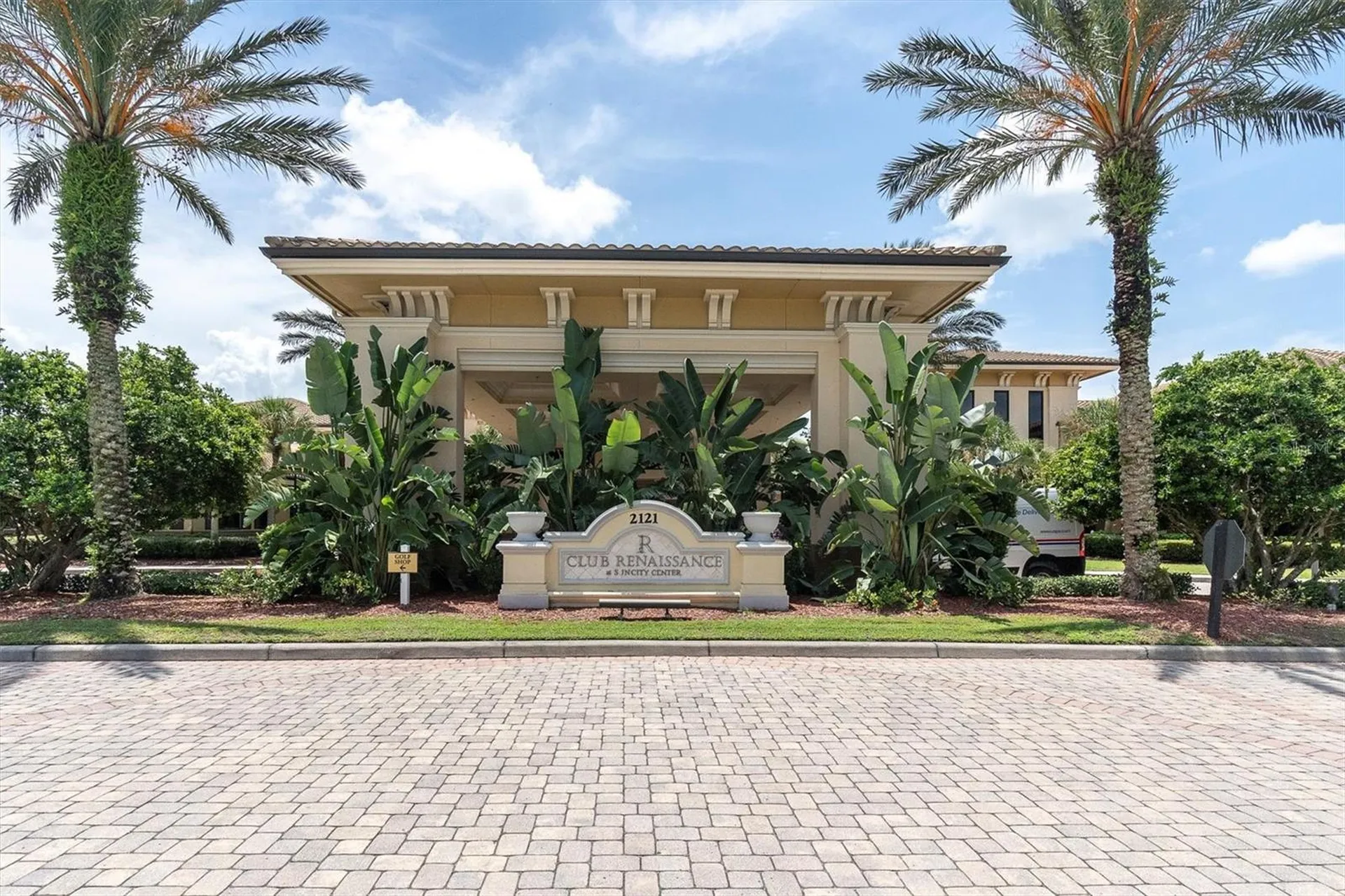 301 Thorn Hill Place Sun City Center FL 33573