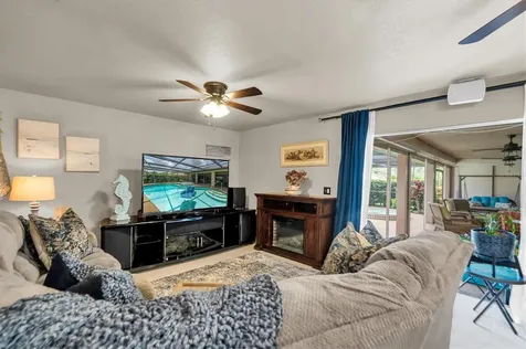 301 Thorn Hill Place Sun City Center FL 33573