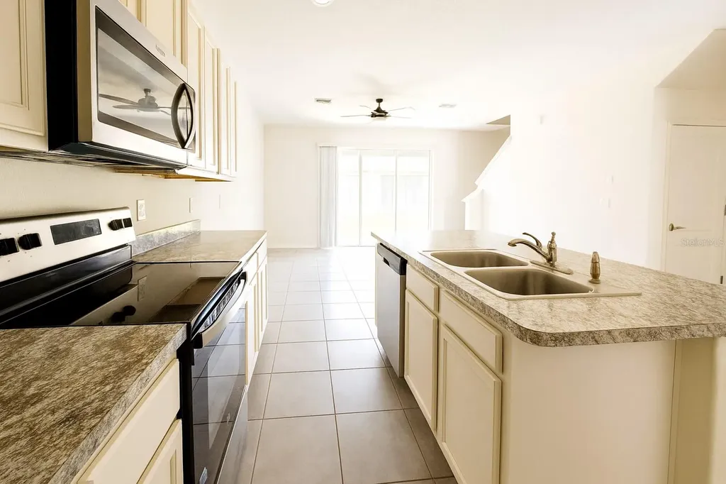 1288 Yellow Finch Drive Davenport FL 33837