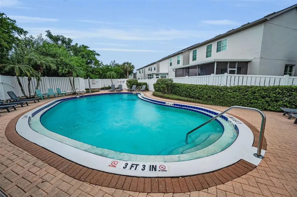 1033 Bella Vista Drive NE St Petersburg FL 33702