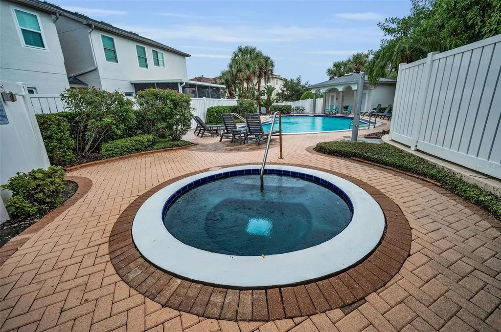 1033 Bella Vista Drive NE St Petersburg FL 33702