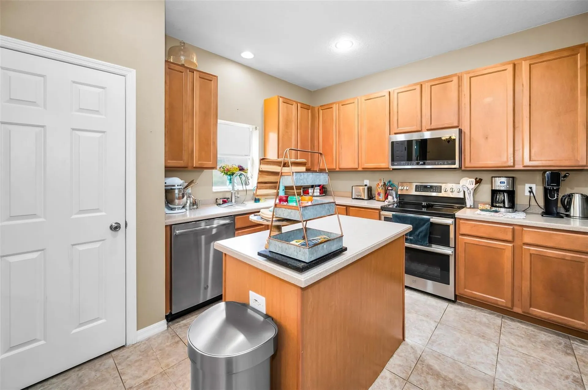 1033 Bella Vista Drive NE St Petersburg FL 33702