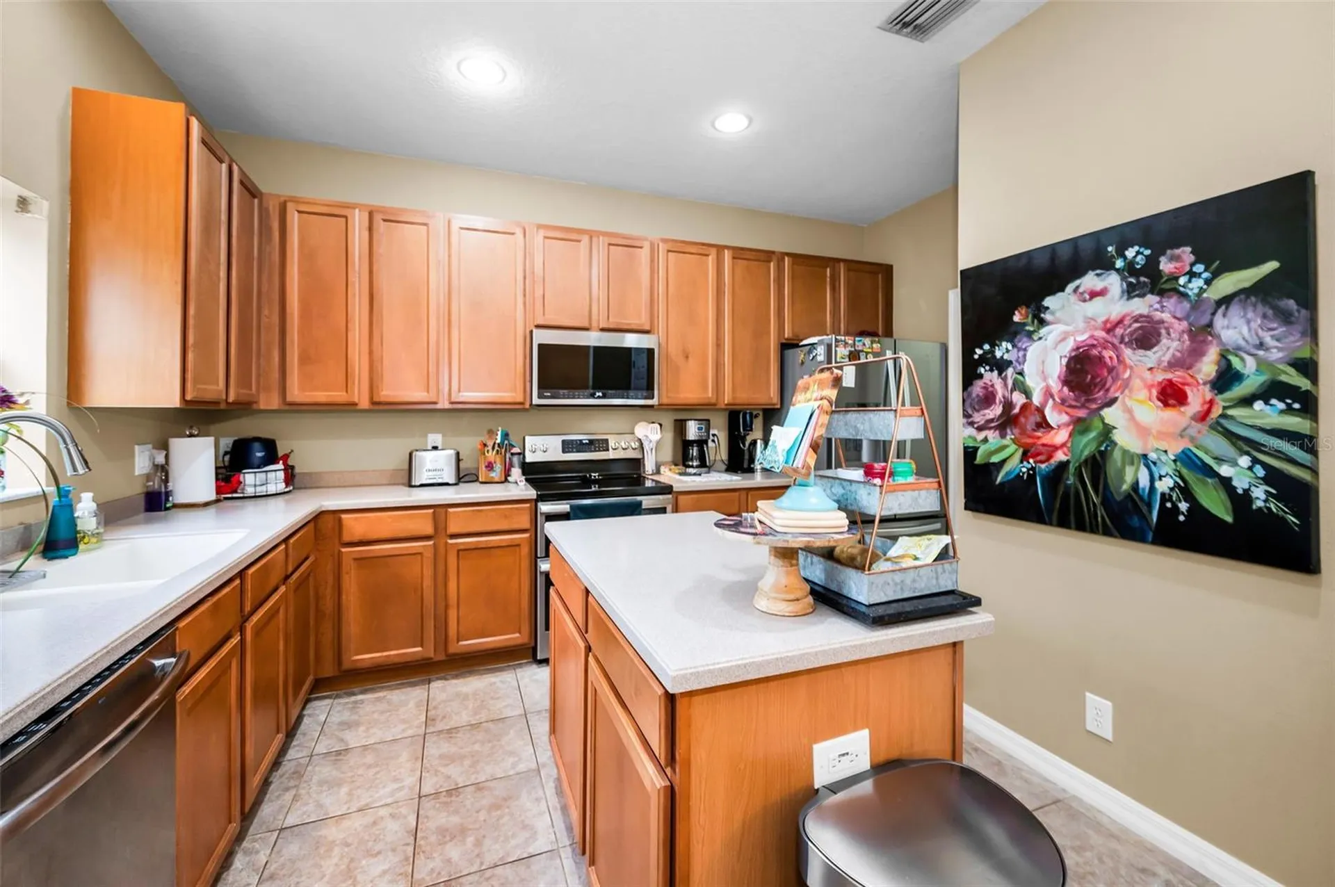 1033 Bella Vista Drive NE St Petersburg FL 33702