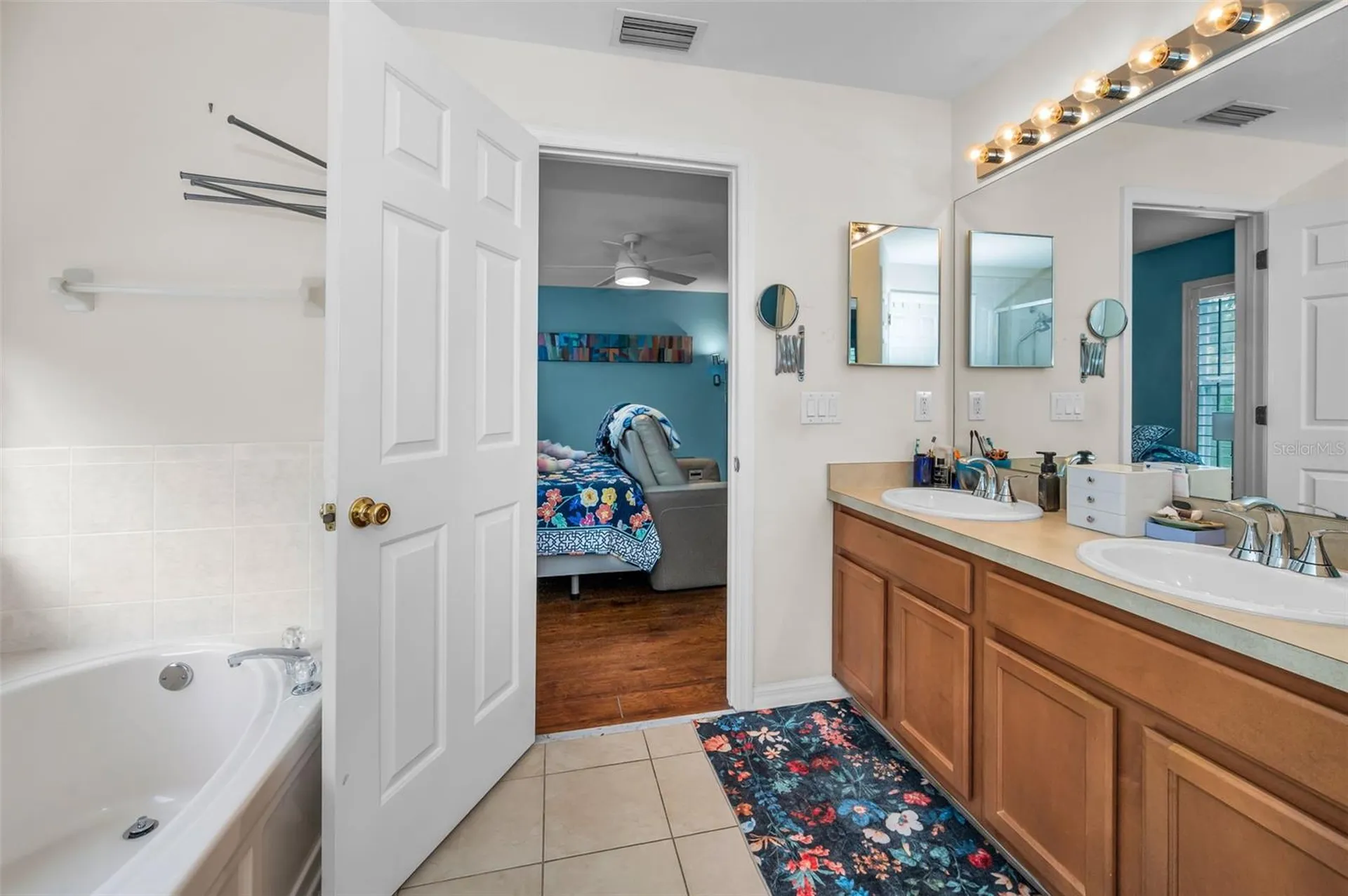 1033 Bella Vista Drive NE St Petersburg FL 33702