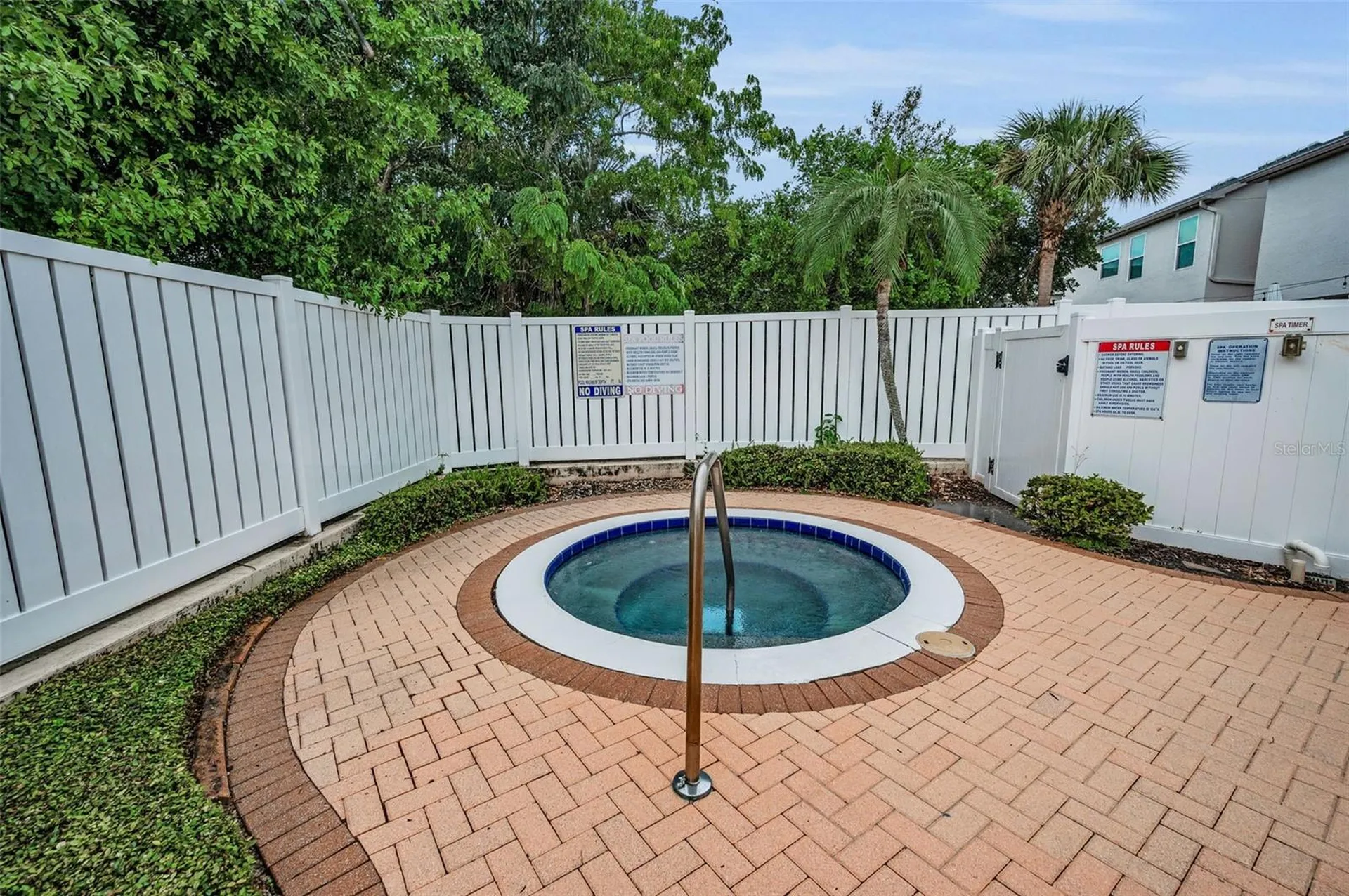 1033 Bella Vista Drive NE St Petersburg FL 33702