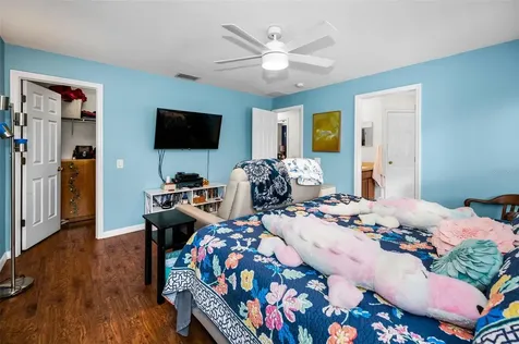 1033 Bella Vista Drive NE St Petersburg FL 33702