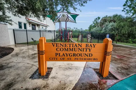 1033 Bella Vista Drive NE St Petersburg FL 33702