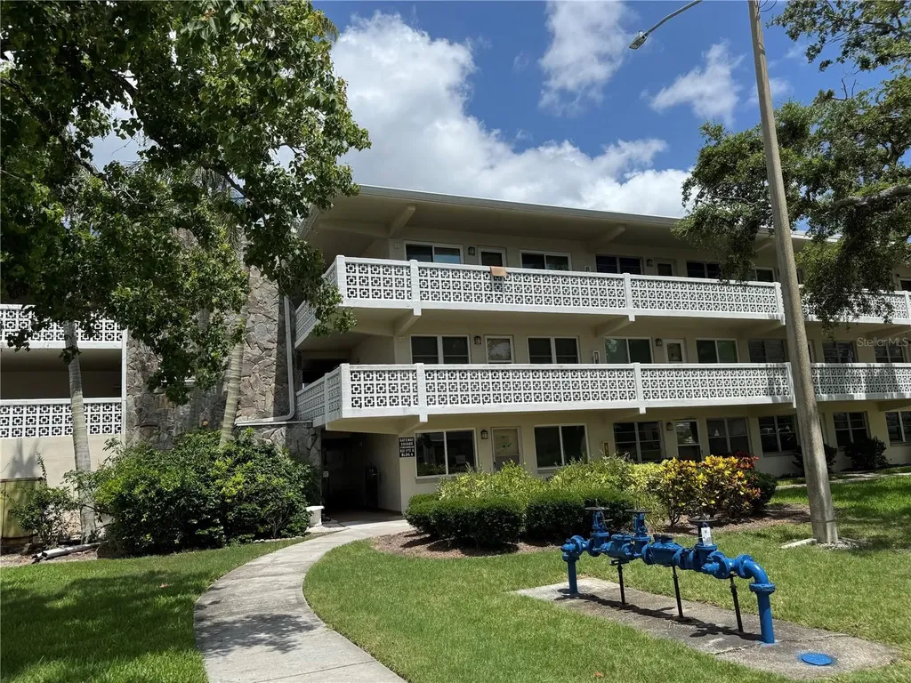 8101 11th Street N St Petersburg FL 33702