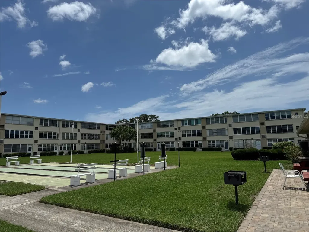 8101 11th Street N St Petersburg FL 33702