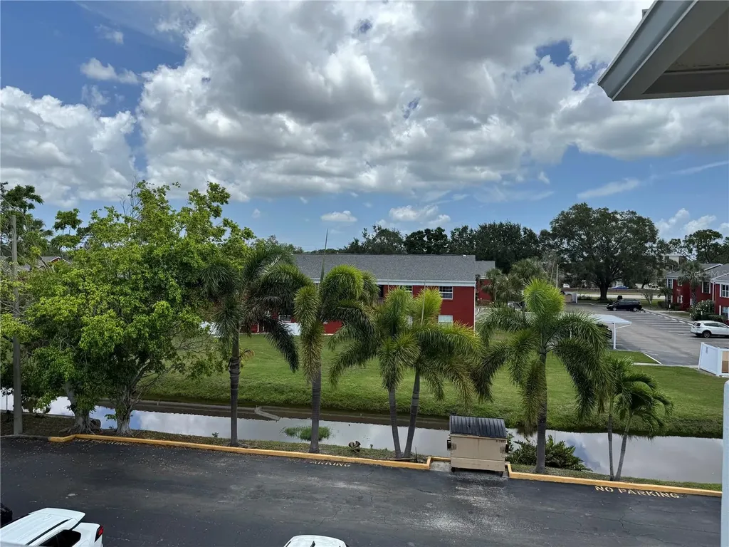 8101 11th Street N St Petersburg FL 33702